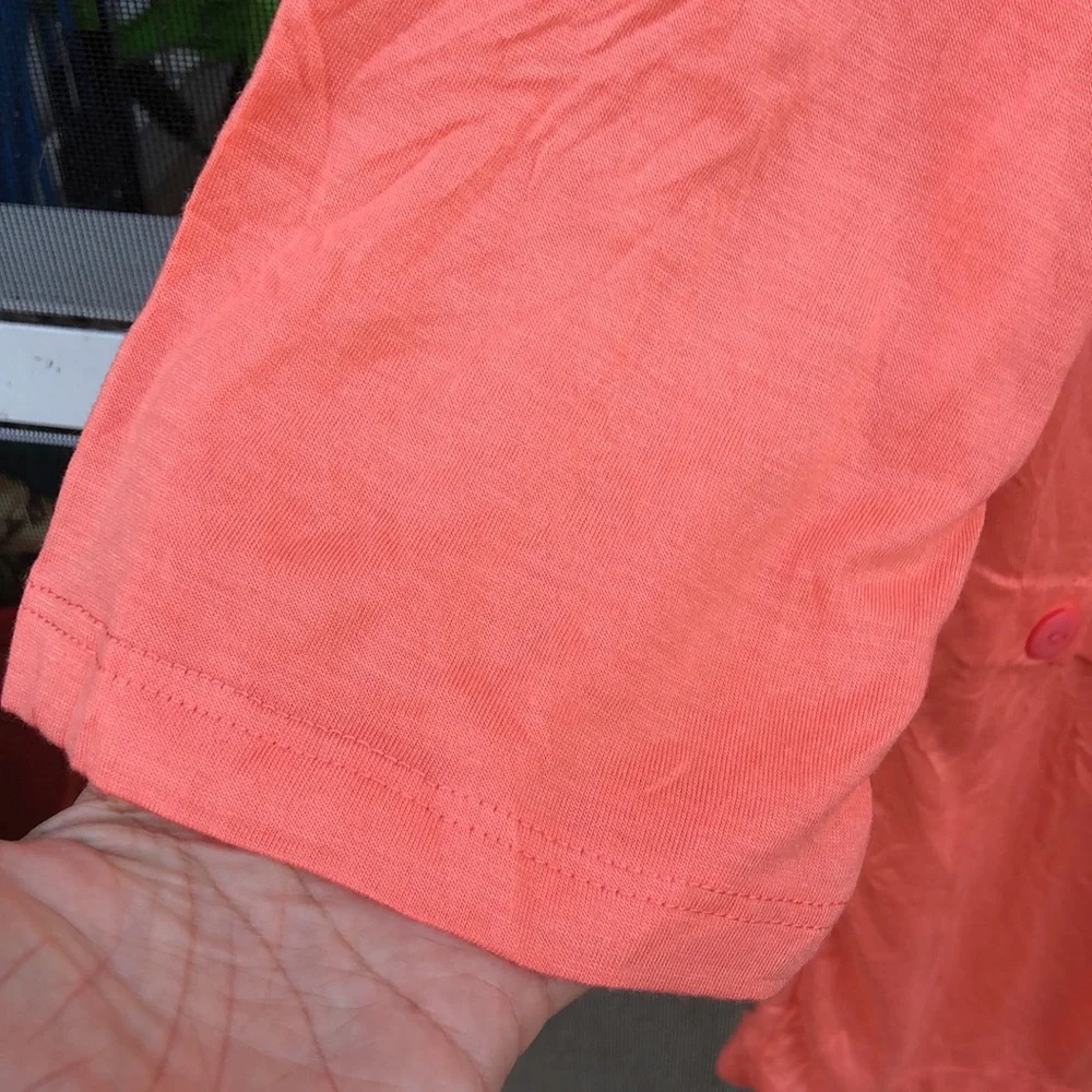 NWOT! - SHANA Tunic Top w/Button Detailing - Picture 4 of 6